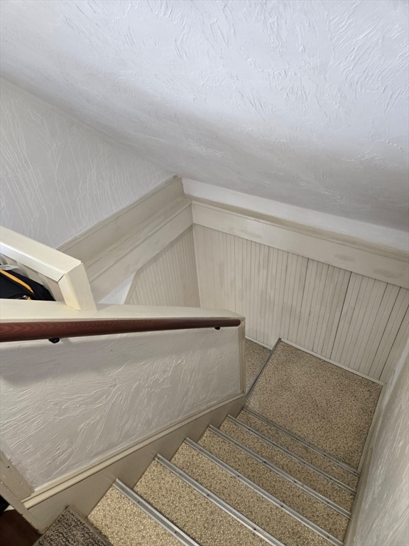 New Bedford, Massachusetts 02740, United States, 8 Bedrooms Bedrooms, ,3 BathroomsBathrooms,Residential,Pending,108333