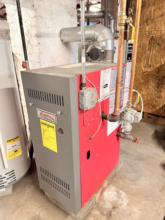 New Bedford, Massachusetts 02740, United States, 8 Bedrooms Bedrooms, ,3 BathroomsBathrooms,Residential,Pending,108333