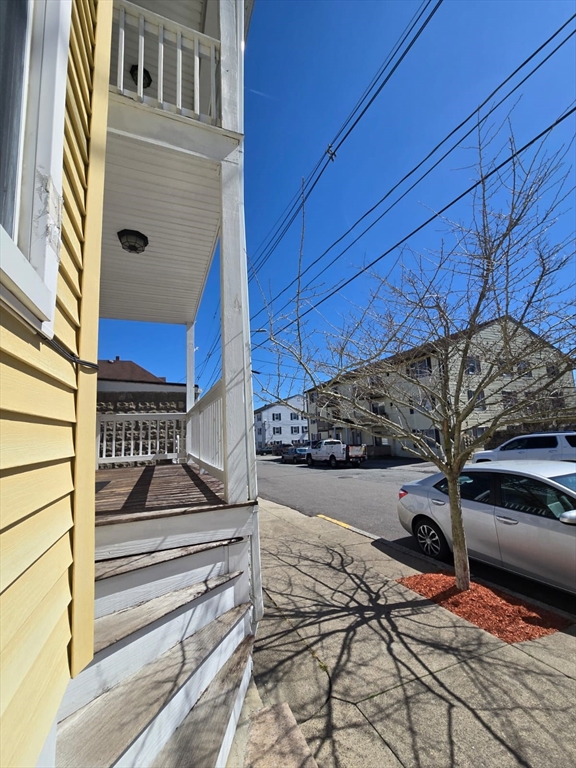 New Bedford, Massachusetts 02740, United States, 8 Bedrooms Bedrooms, ,3 BathroomsBathrooms,Residential,Pending,108333