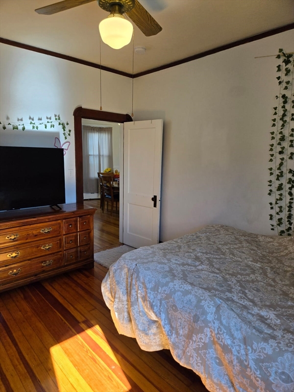 New Bedford, Massachusetts 02740, United States, 8 Bedrooms Bedrooms, ,3 BathroomsBathrooms,Residential,Pending,108333