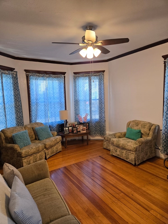 New Bedford, Massachusetts 02740, United States, 8 Bedrooms Bedrooms, ,3 BathroomsBathrooms,Residential,Pending,108333