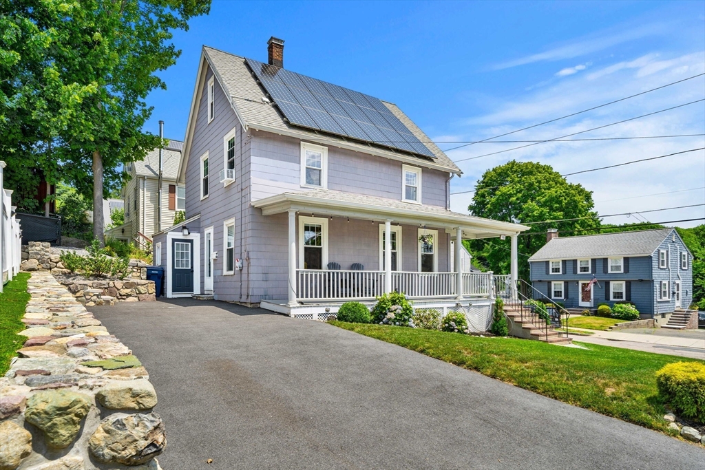 90 Forest St