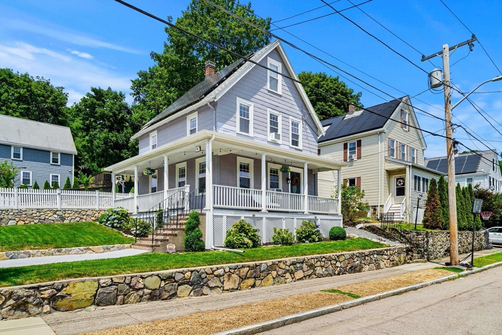 90 Forest St