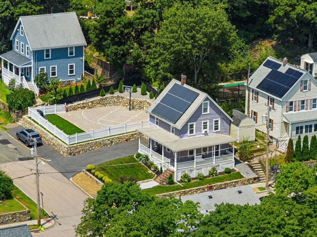 90 Forest St