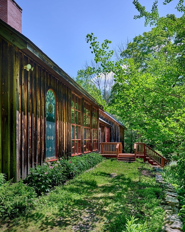 102 Chestnut Hill Loop