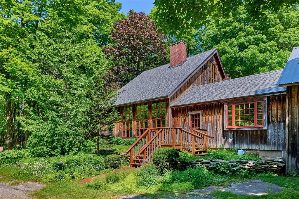 102 Chestnut Hill Loop