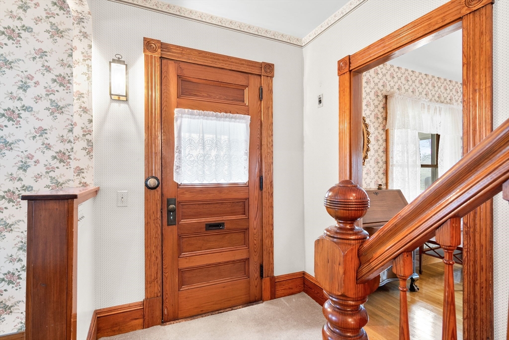 152 Center St