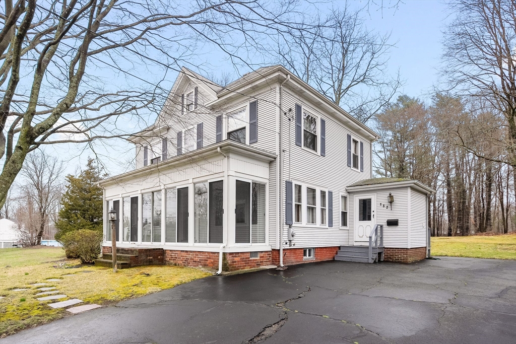 152 Center St