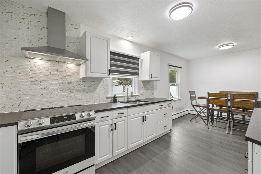 376 Hermitage Dr, Springfield, MA Photo #5