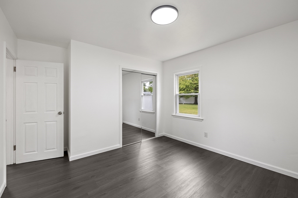 376 Hermitage Dr, Springfield, MA Photo #21