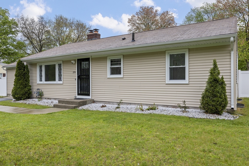 376 Hermitage Dr, Springfield, MA Photo #3