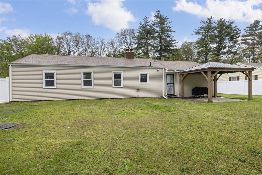 376 Hermitage Dr, Springfield, MA Photo #31