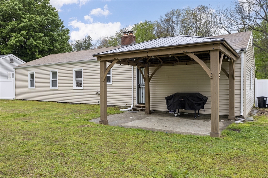 376 Hermitage Dr, Springfield, MA Photo #30