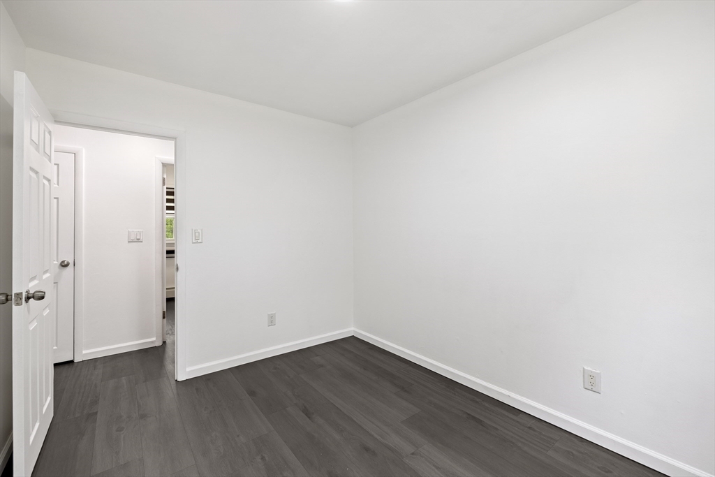 376 Hermitage Dr, Springfield, MA Photo #23