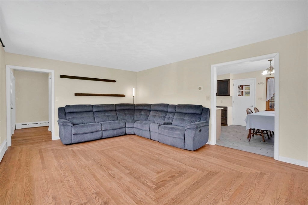 53 Ellerton St