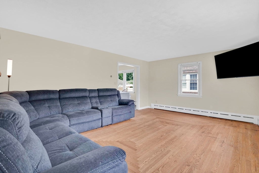 53 Ellerton St