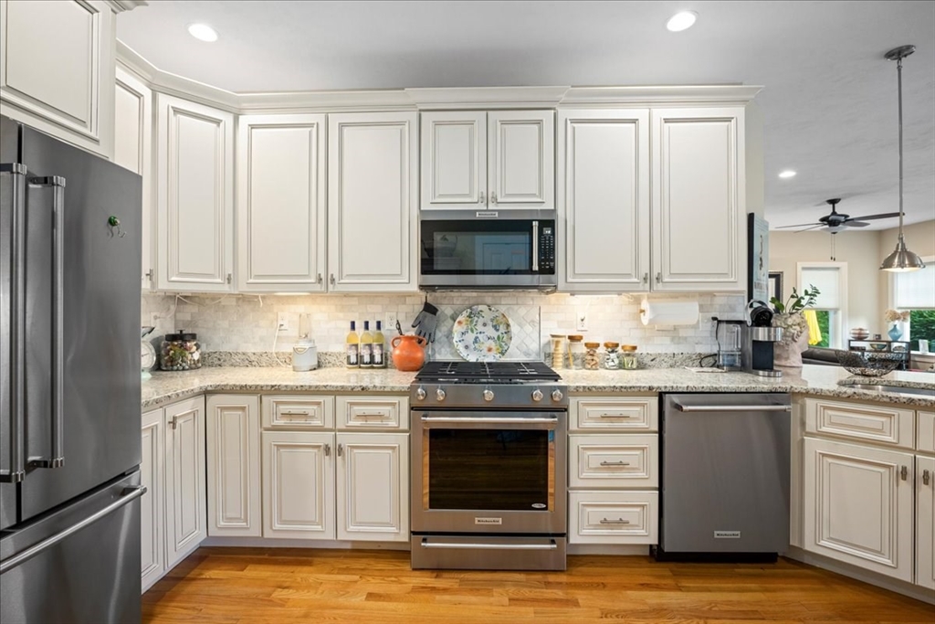 14 Primmett Ln 14