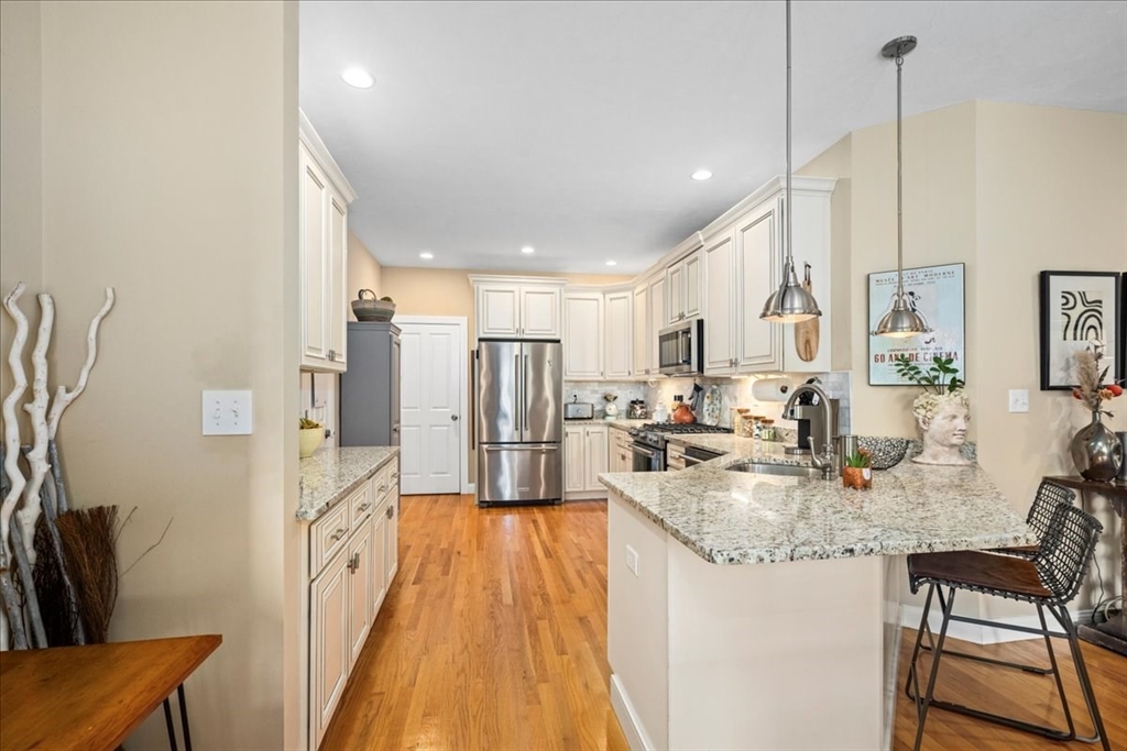 14 Primmett Ln 14