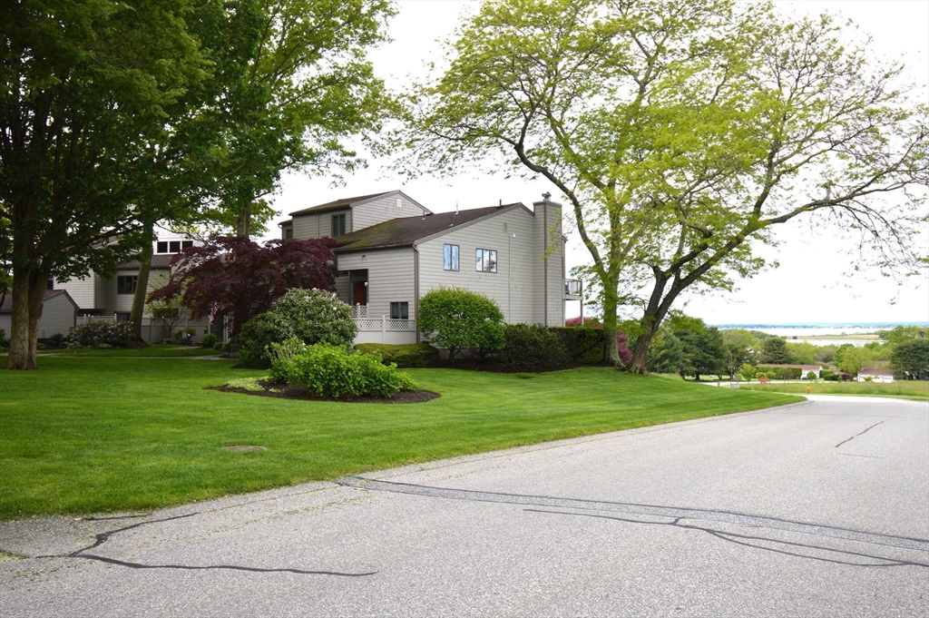 272 N Farm Dr 272