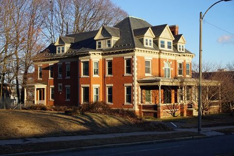 Photo of 495 Appleton St #2L, Holyoke, MA 01040 (MLS # 73500870)