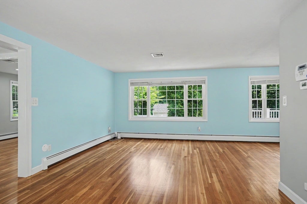 31 Lakeshore Dr, Hudson, MA Photo #14