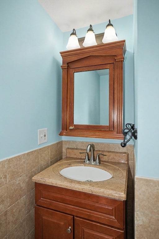 31 Lakeshore Dr, Hudson, MA Photo #25
