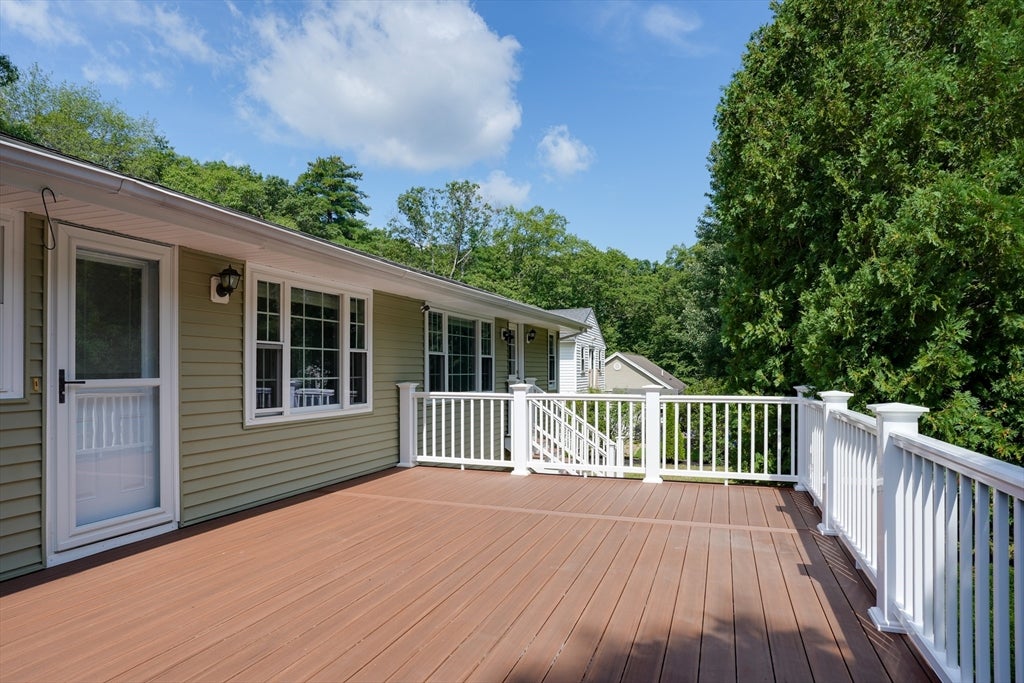 31 Lakeshore Dr, Hudson, MA Photo #36