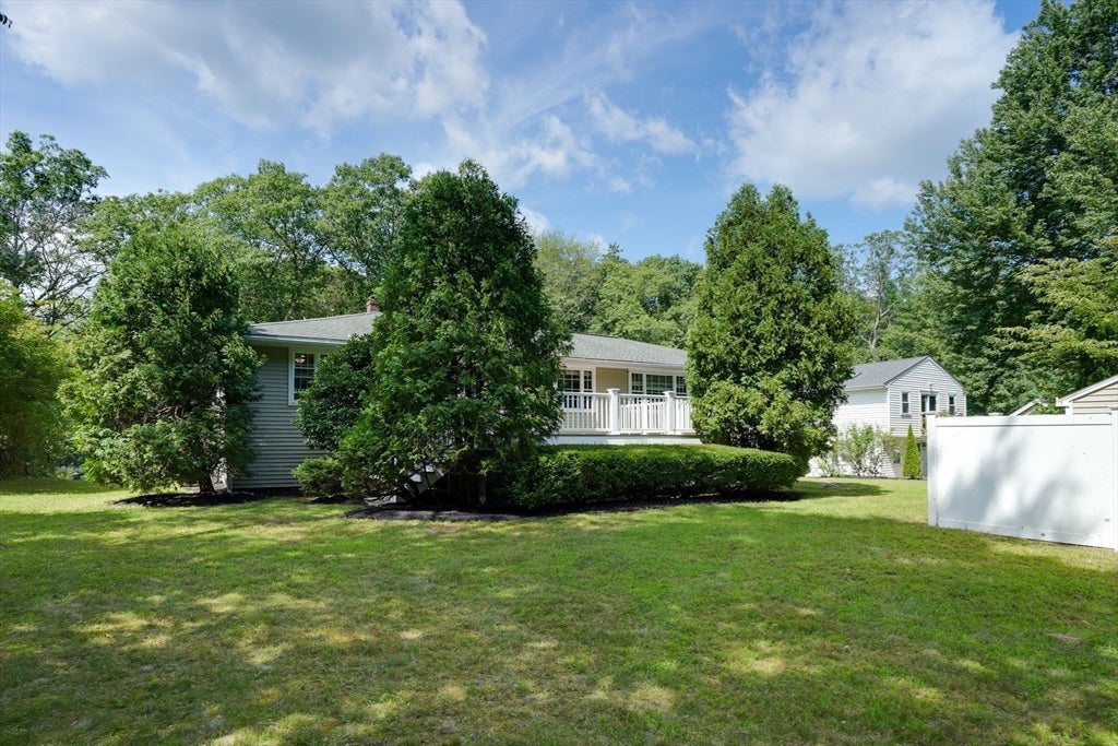 31 Lakeshore Dr, Hudson, MA Photo #8