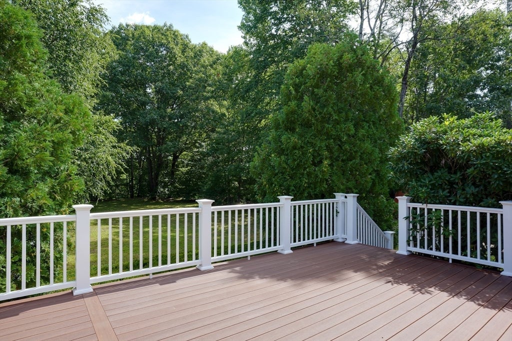 31 Lakeshore Dr, Hudson, MA Photo #7