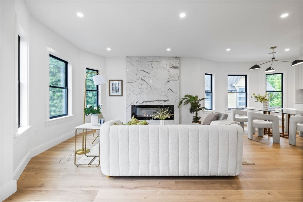42 Bower St, 2