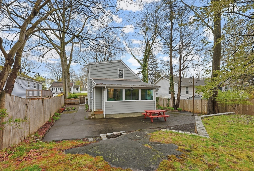 214 Sprague St