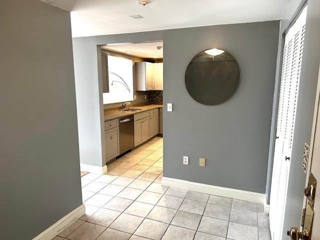77 Adams St 1201