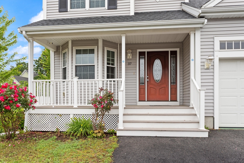 37 Leach Ave