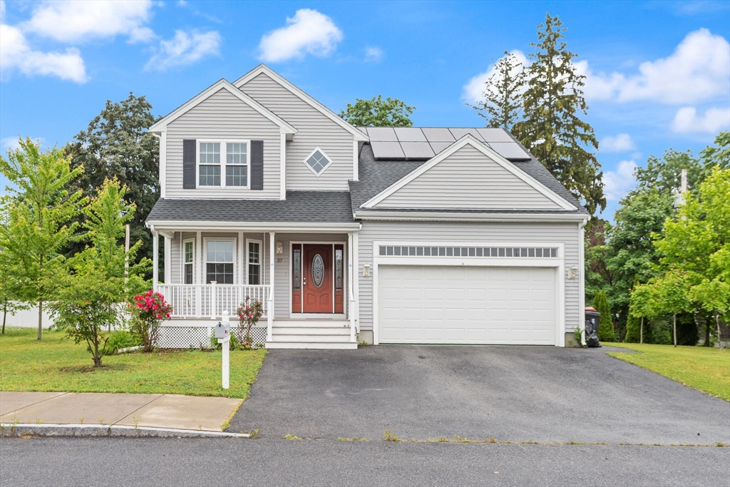 37 Leach Ave