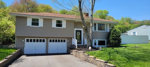 89 Cypress Dr Swansea MA 02777