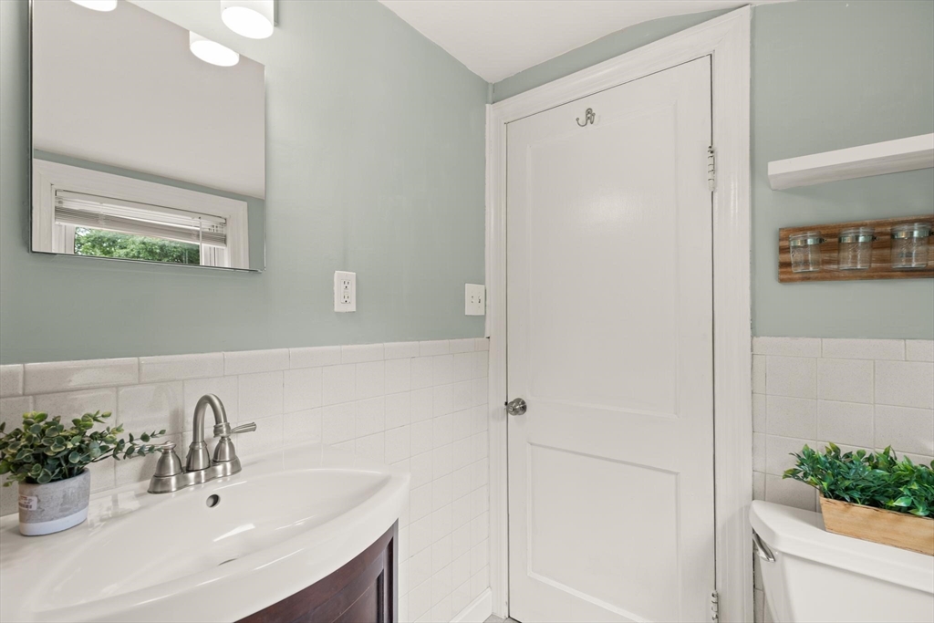 335 Moosehill Road, Walpole, MA Photo #14