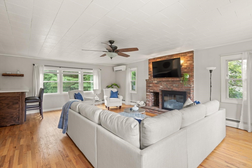 335 Moosehill Road, Walpole, MA Photo #10