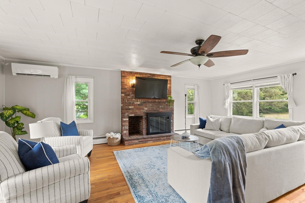 335 Moosehill Road, Walpole, MA Photo #9