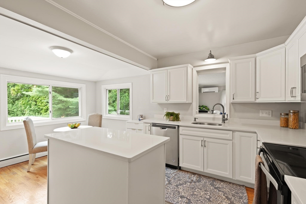 335 Moosehill Road, Walpole, MA Photo #3