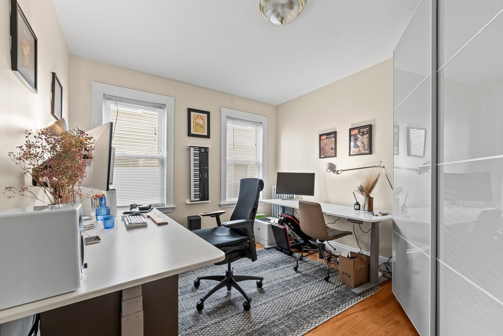 Somerville, Massachusetts 02143, United States, 12 Bedrooms Bedrooms, ,3 BathroomsBathrooms,Residential,Pending,120775