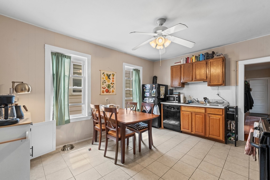 Somerville, Massachusetts 02143, United States, 12 Bedrooms Bedrooms, ,3 BathroomsBathrooms,Residential,Pending,120775