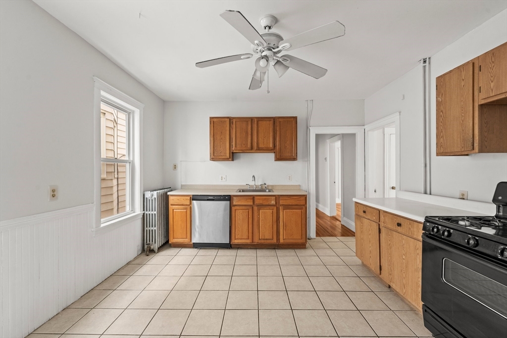 Somerville, Massachusetts 02143, United States, 12 Bedrooms Bedrooms, ,3 BathroomsBathrooms,Residential,Pending,120775