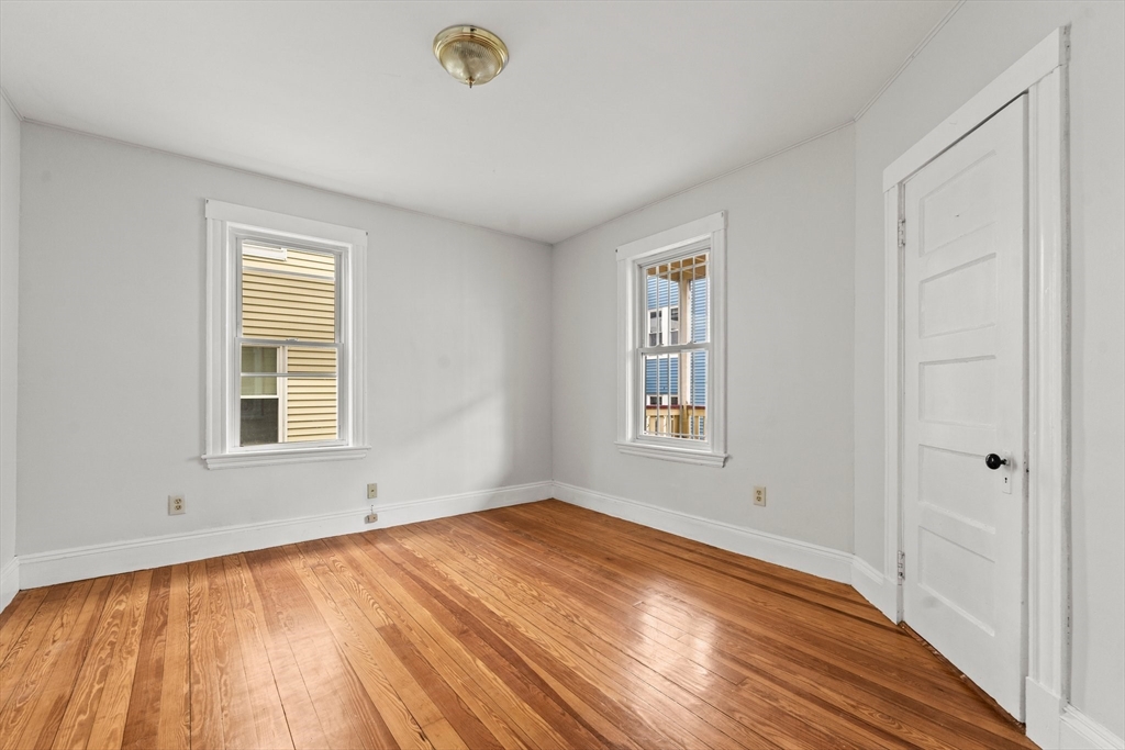 Somerville, Massachusetts 02143, United States, 12 Bedrooms Bedrooms, ,3 BathroomsBathrooms,Residential,Pending,120775