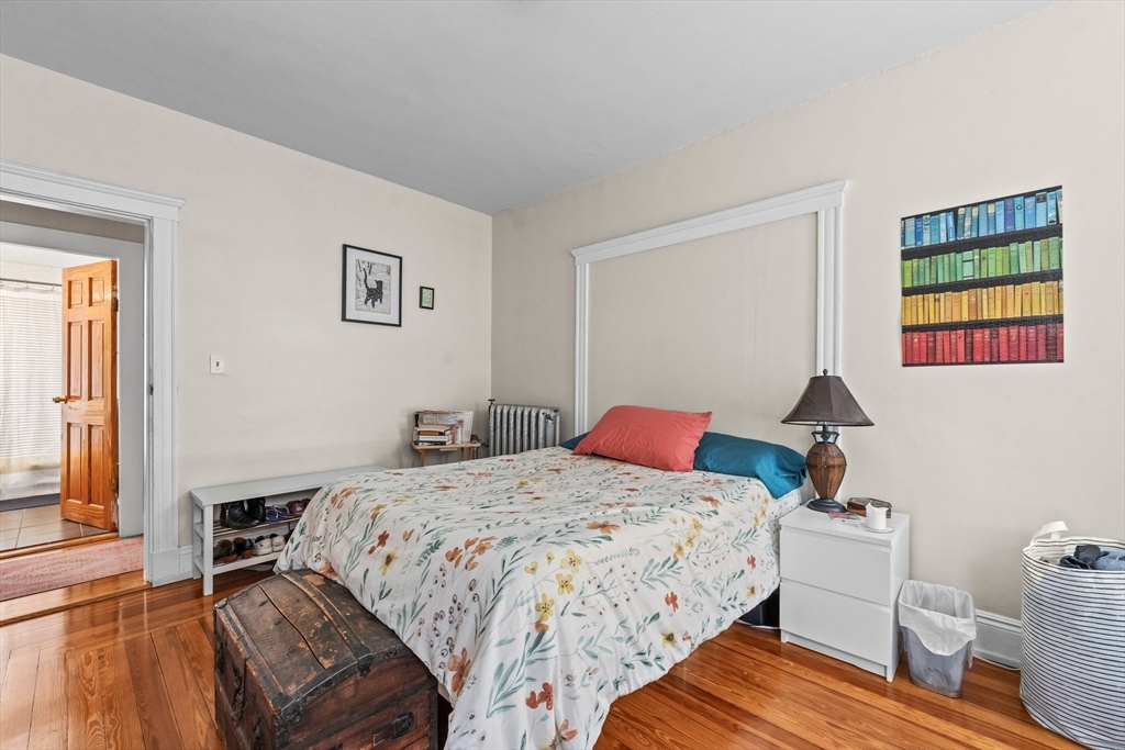 Somerville, Massachusetts 02143, United States, 12 Bedrooms Bedrooms, ,3 BathroomsBathrooms,Residential,Pending,120775