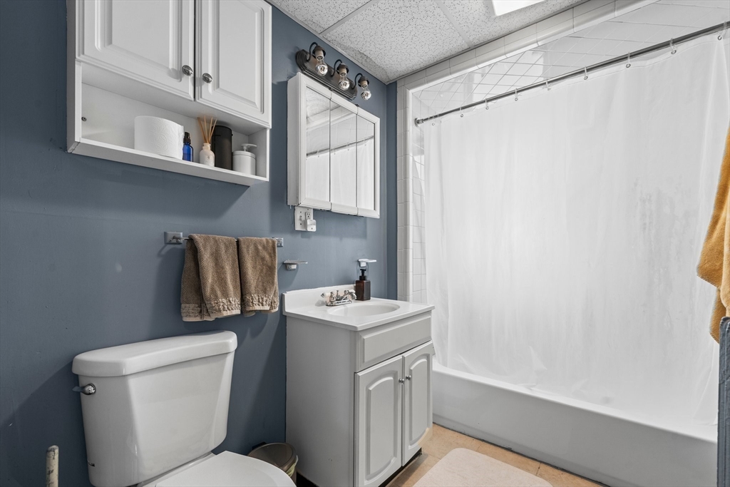 Somerville, Massachusetts 02143, United States, 12 Bedrooms Bedrooms, ,3 BathroomsBathrooms,Residential,Pending,120775