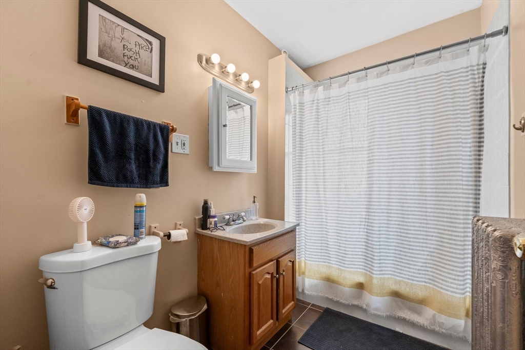 Somerville, Massachusetts 02143, United States, 12 Bedrooms Bedrooms, ,3 BathroomsBathrooms,Residential,Pending,120775