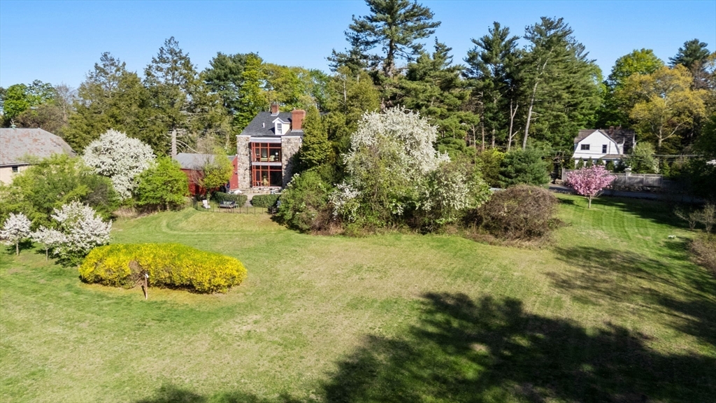 137 Wellesley St