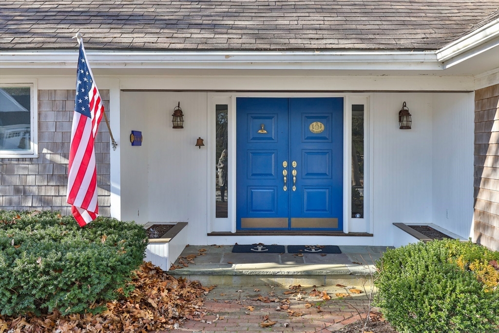 27 Saquatucket Bluffs Road