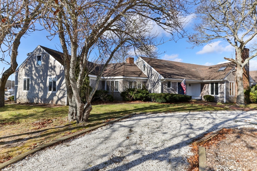 27 Saquatucket Bluffs Road
