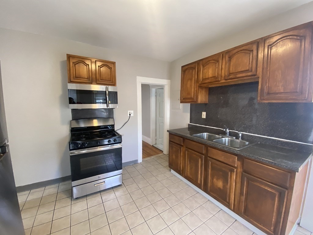 35 Wilcock  St